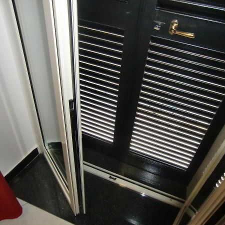 Heart Of Naples Apartment ภายนอก รูปภาพ