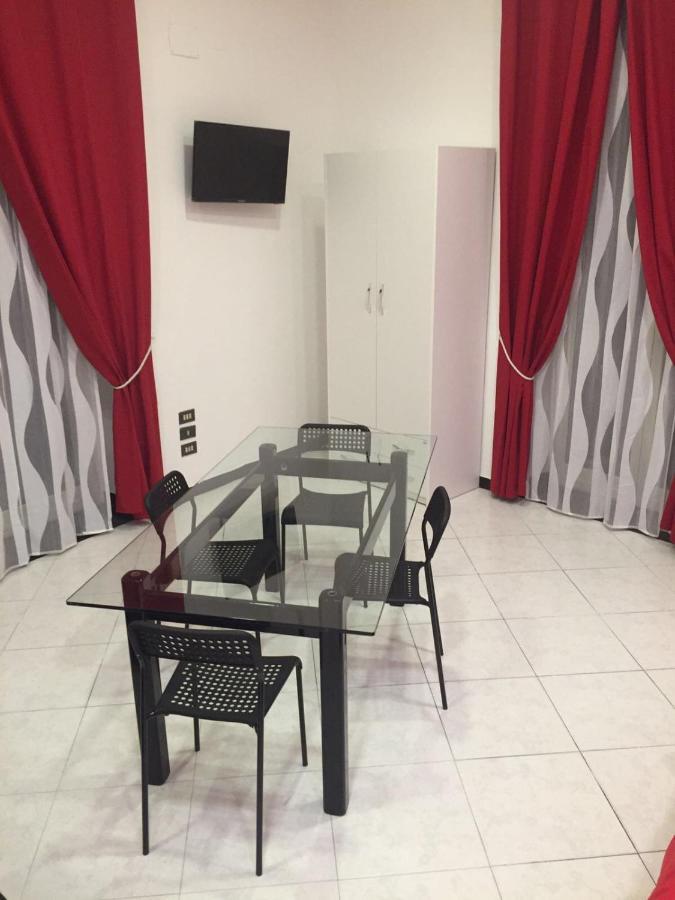 Heart Of Naples Apartment ภายนอก รูปภาพ